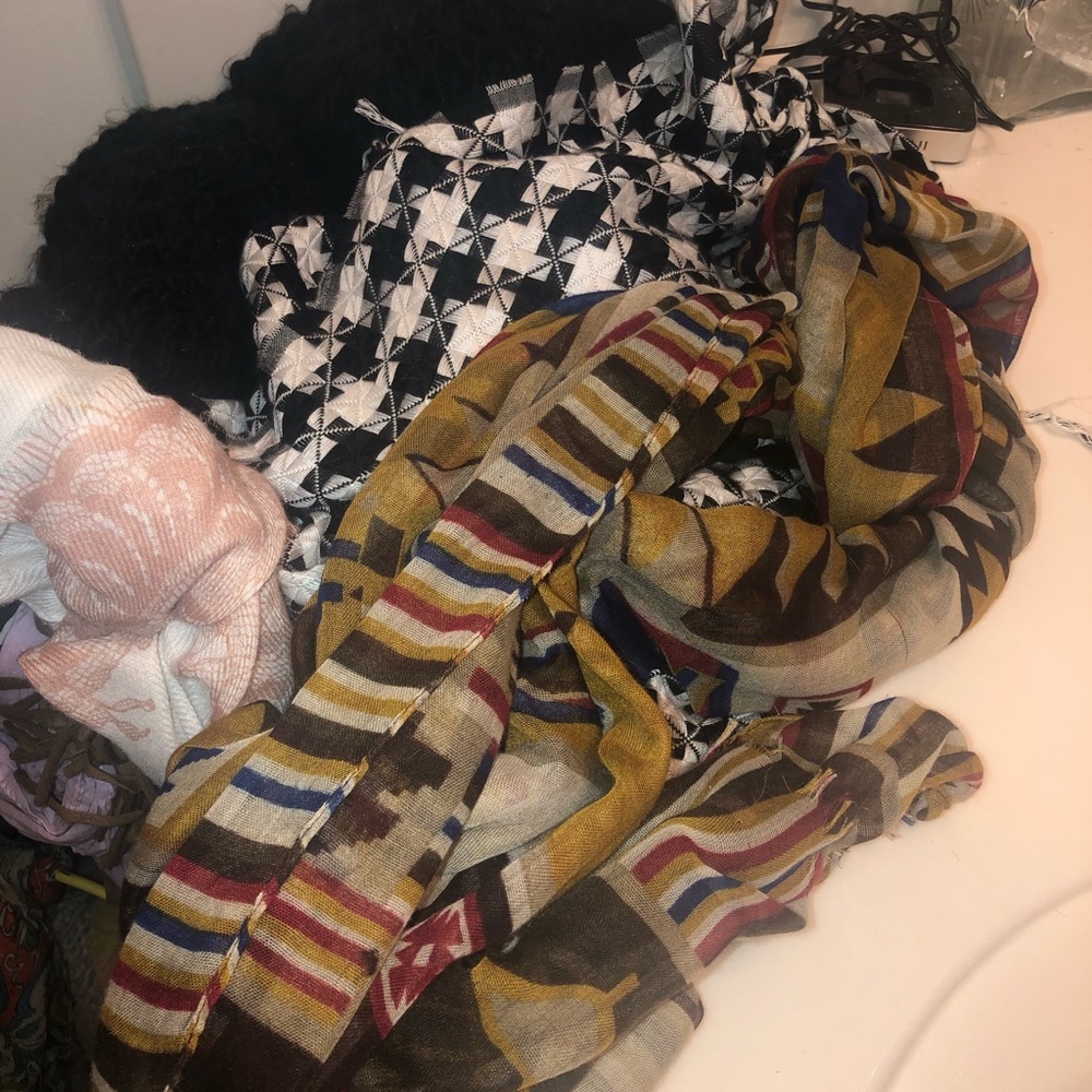 Scarf Bundle - Picture 4 of 4